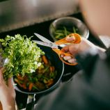 Ψαλίδι κουζίνας Fiskars, 18 cm 1075051